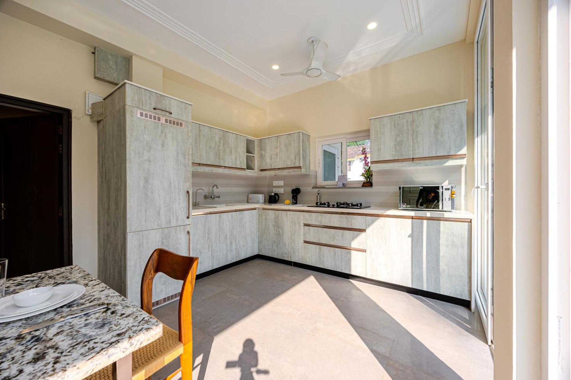 Elivaas 4 Bhk Villa Near Beach With Private Pool & Bar - Casa Boa Vida 坎多林 外观 照片