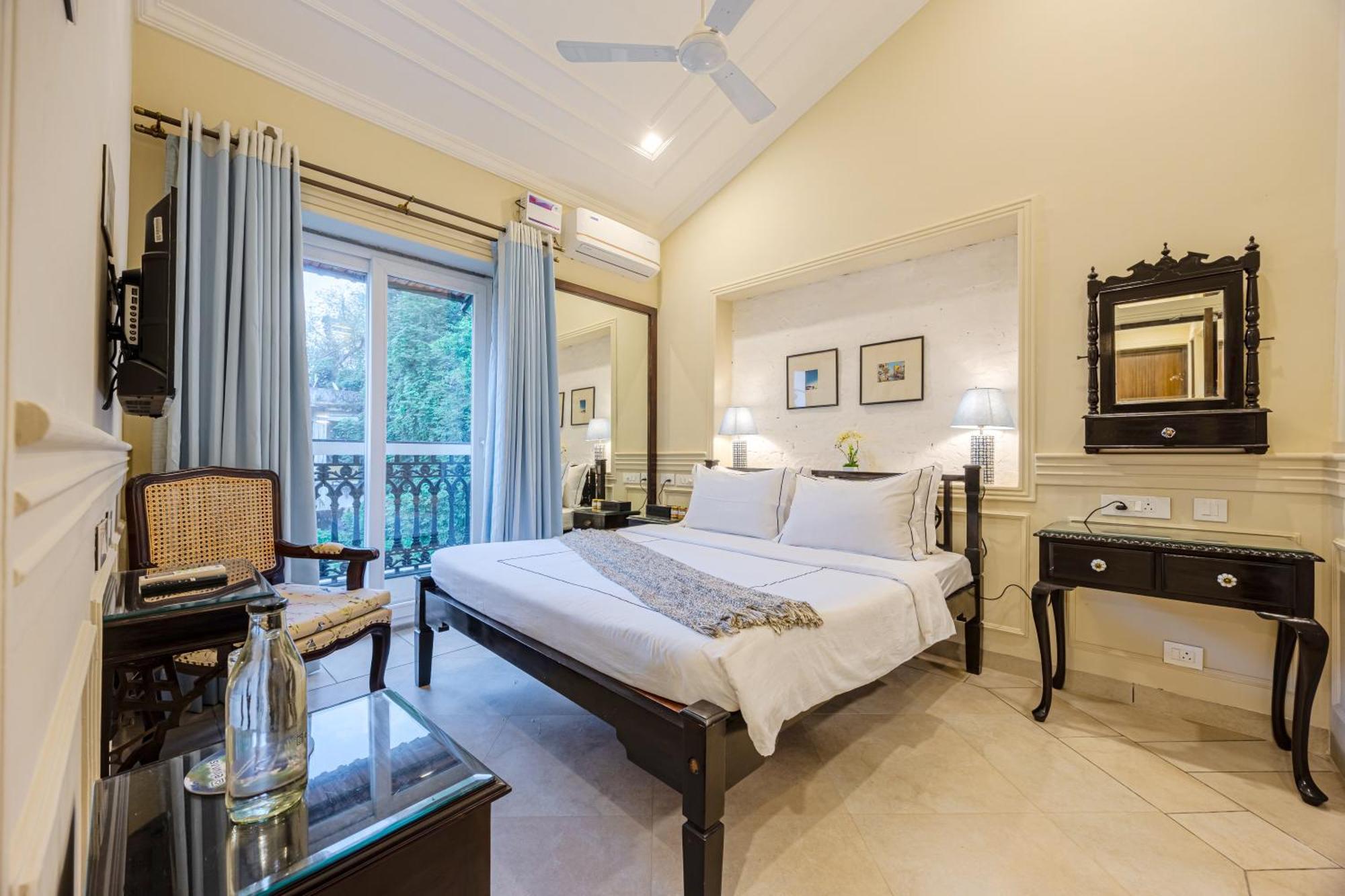 Elivaas 4 Bhk Villa Near Beach With Private Pool & Bar - Casa Boa Vida 坎多林 外观 照片