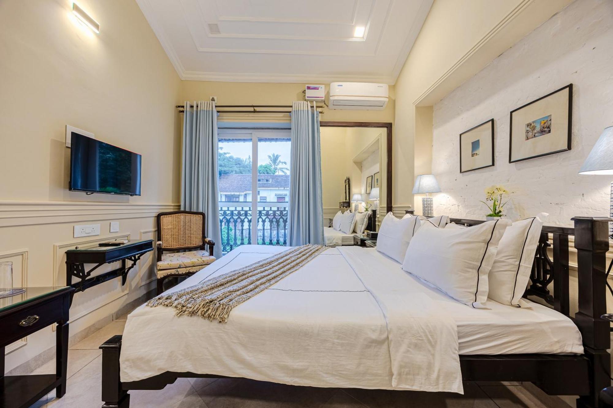 Elivaas 4 Bhk Villa Near Beach With Private Pool & Bar - Casa Boa Vida 坎多林 外观 照片