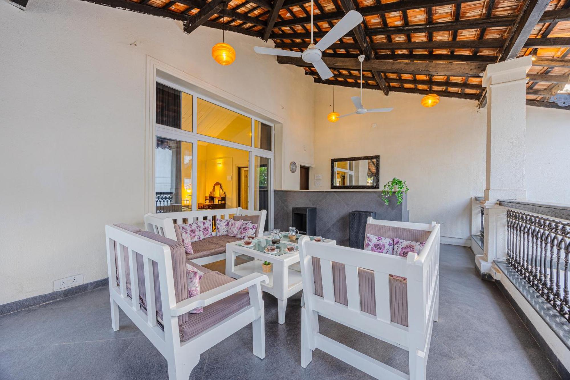 Elivaas 4 Bhk Villa Near Beach With Private Pool & Bar - Casa Boa Vida 坎多林 外观 照片